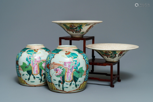 A pair of Chinese famille verte crackle-glaz…