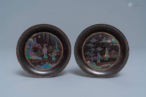 A pair of Chinese lac burgaute saucer dishe…