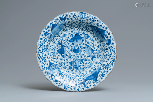 A large Chinese blue and white lobed dish wit…