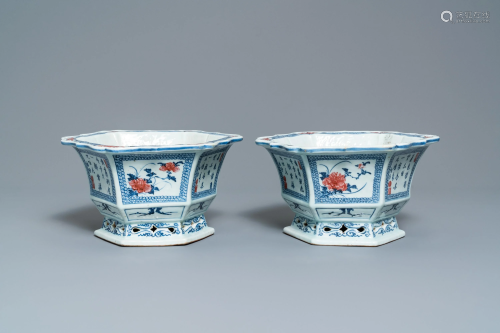 A pair of Chinese blue, white and undergla…