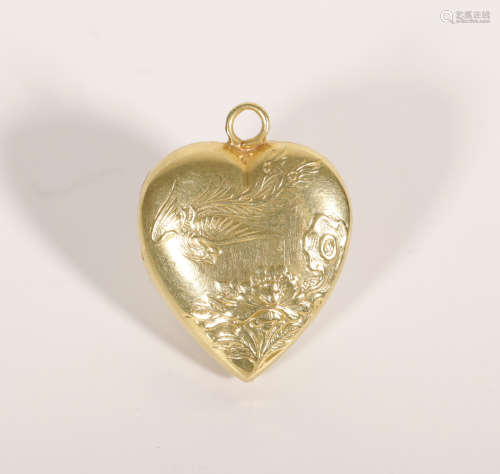 An 18K Gold with Peony Carvings Photo Locket
