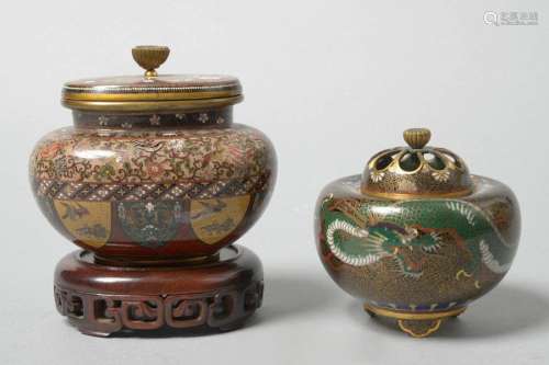 Two small vases comprising a covered pot and a rot…
