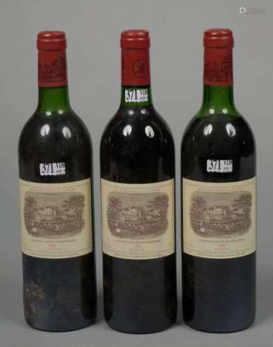 Lot of three bottles of red wine \