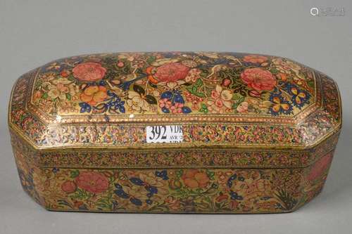 Very nice papier mâché box finely painted with \