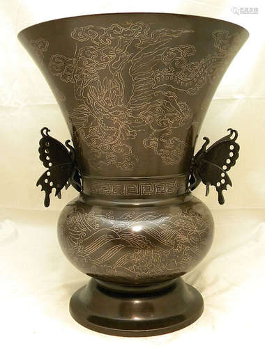 Important Japanese Meiji Bronze Vase w/butterflies