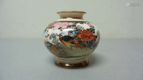 VINTAGE 1950's JAPANESE KYOTO SATSUMA PORCELAIN MINIATURE VASE, KOSHIDA