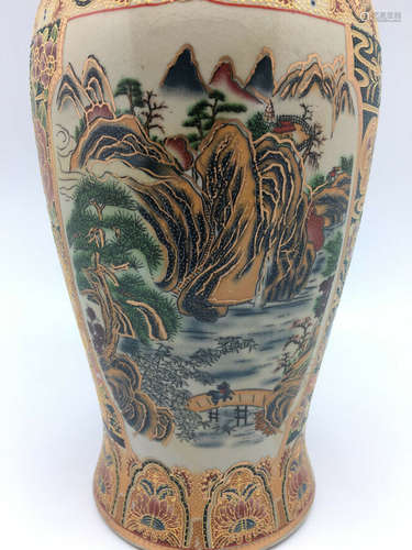 Japanese Royal Satsuma Hand Painted Raised Relief Gilded Vase