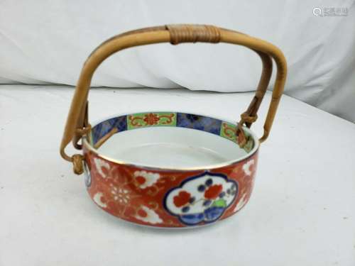 Nice vintage japanese Imari style serving bowl with bamboo handle