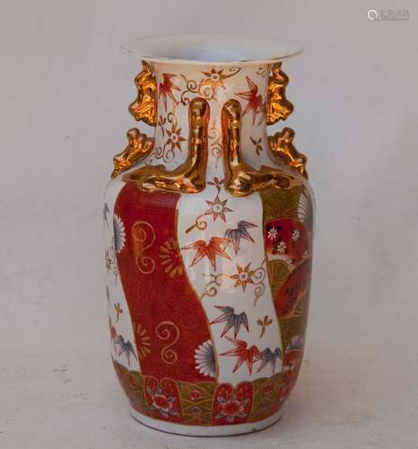 LARGE VINTAGE JAPANESE SATSUMA GOLD FOO-LIONS HANDLES CERAMIC VASE