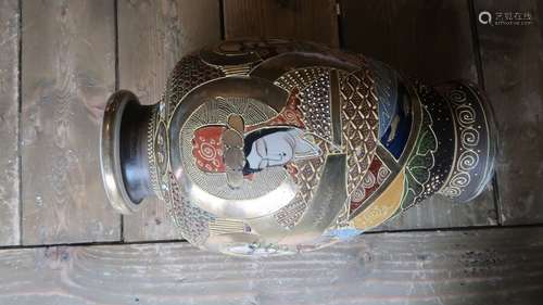 Authentic Meiji period Japanese Royal Satsuma Vase 12