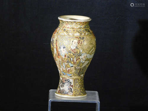 Japanese Satsuma Meiji Period Hand Crafted Gold Gilded Vase