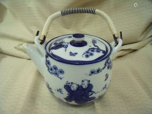 Hirado Porcelain Karako Tea, Pot Small