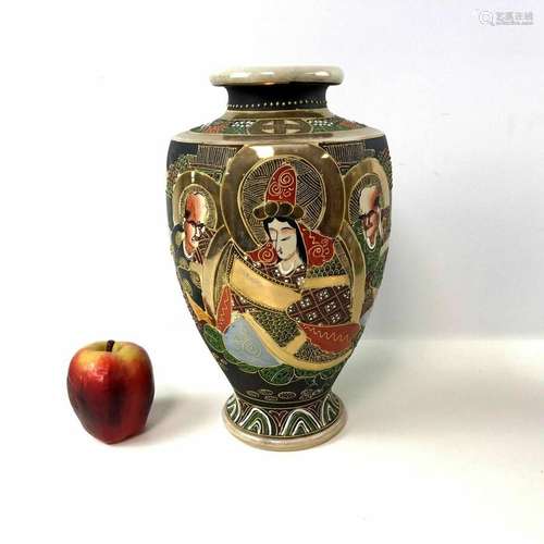 Large Antique Japanese Satsuma Vase