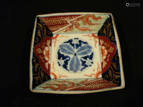 NICE ANTIQUE JAPANESE IMARI SMALL SQUARE SHAPED BOWL, MEIJI PERIOD (1868-1913)