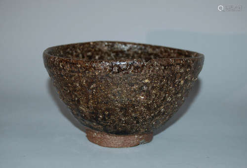 Chawan tea bowl, coarse stoneware, inclusions, Japan