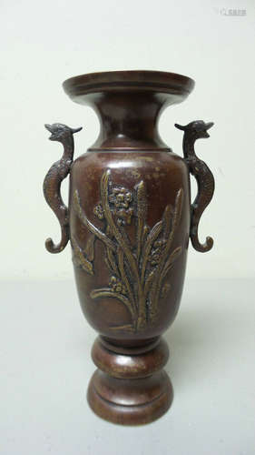 NlCE JAPANESE BRONZE VASE FOLIAGE & BIRDS, MEIJI PERIOD, c.1868-1912