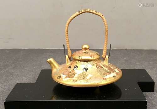 Japanese Meiji Satsuma Tripod Lidded Teapot