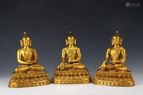 CHINESE GILT BRONZE BUDDHA