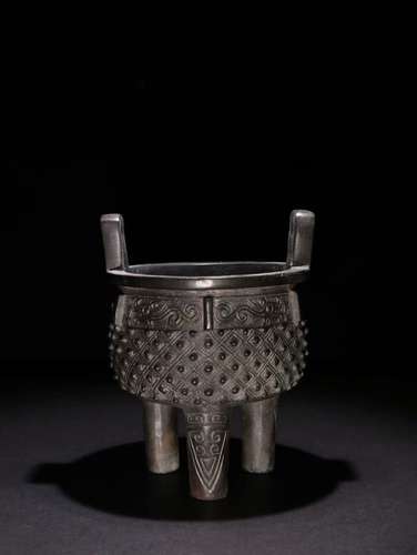 CHINESE BRONZE TRIPOD CENSER, MING DYNASTY