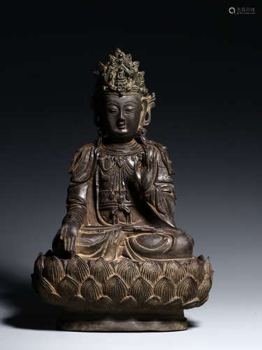 CHINESE GILT BRONZE GUANYIN STATUE