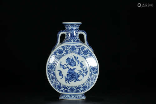 CHINESE BLUE AND WHITE VASE, QIANLONG MARK