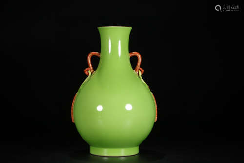 CHINESE GREEN GLAZED VASE, QIANLONG MARK