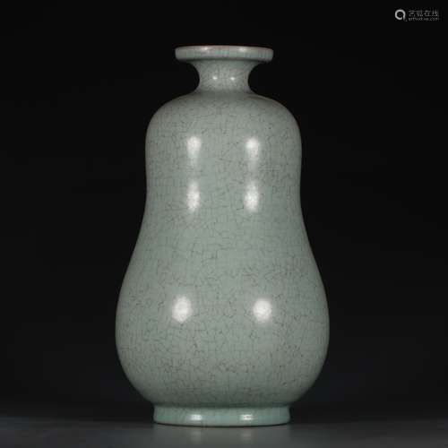 CHINESE PORCELAIN VASE