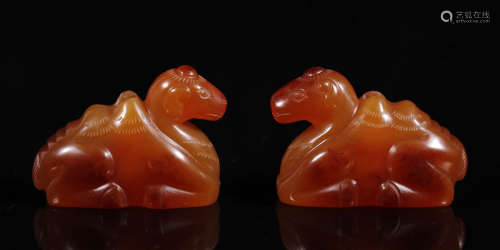 Liao Dynasty - Pair of Agate Camel Ornament
