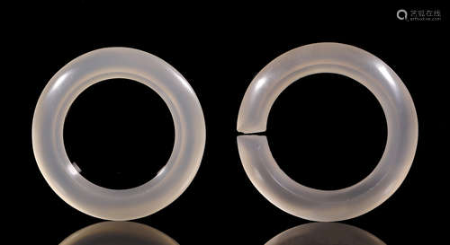 Han Dynasty - Pair of Agate Rings