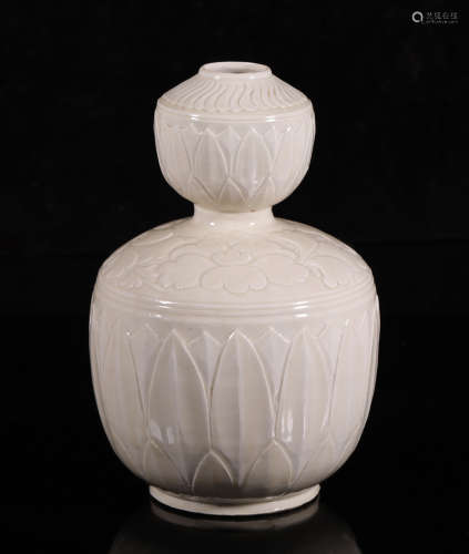 Liao Dynasty - Ding Ware Vase