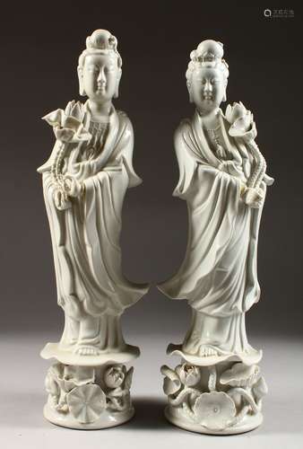 A PAIR OF CHINESE BLANC-DE-CHINE FIGURES OF GUANYIN.