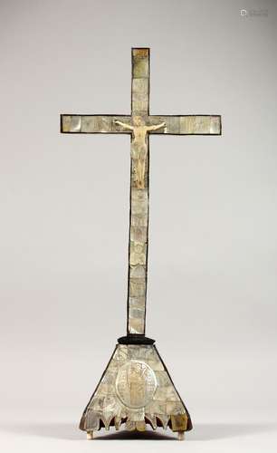 AN 18TH/19TH CENTURY CONTINENTAL CARVED MOTHER-OF-PEARL INLAID CRUCIFIX with Corpus Christi. 22.5ins