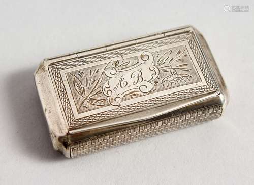 A CONTINENTAL ENGRAVED SILVER SNUFF BOX. 2ins wide.