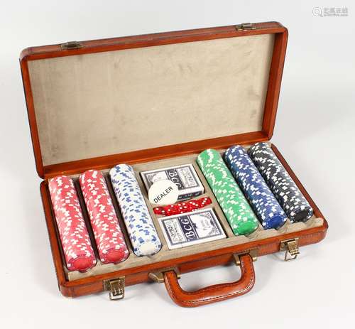 A GOOD LEATHER CASED POKER SET.