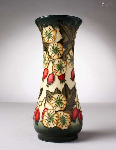 A MOORCROFT POTTERY VASE, 