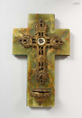 A 19TH CENTURY ORMOLU AND ONYX PERSONAL TRAVELLING DIVISIONAL CRUCIFIX. 8.5ins high.