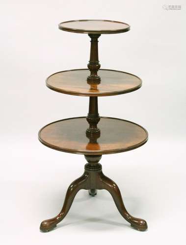 A GOOD 18TH CENTURY FRENCH OAK TABLE TOP PRESS, with a bombe shaped base, single drawer on carved