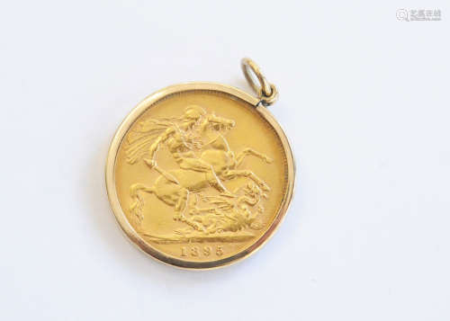 A Victorian full gold sovereign in mount, dated 1895 and VF, a 9ct gold pendant mount, 8.8g