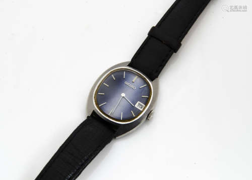 A c1980s Seiko Hi-Beat automatic stainless steel mid-sized or lady~s wristwatch, 31mm oblong case,