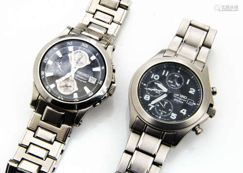 Two modern Seiko chronograph quartz stainless steel gentlemens wristwatches