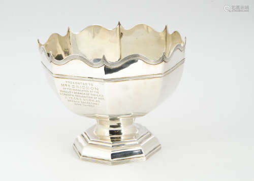An Edwardian silver small presentation punch bowl by James Dixon & Sons, 8.5 ozt