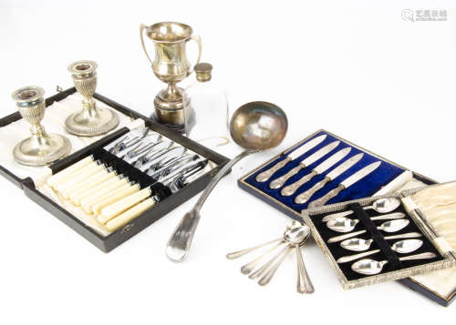 A collection of silver and silver plate, including a cased pair of silver salts, a 1950s silver