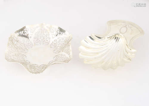 Two 1970s silver items, including a shell shaped dish and a pierced hexagonal dish, 7.1 ozt
