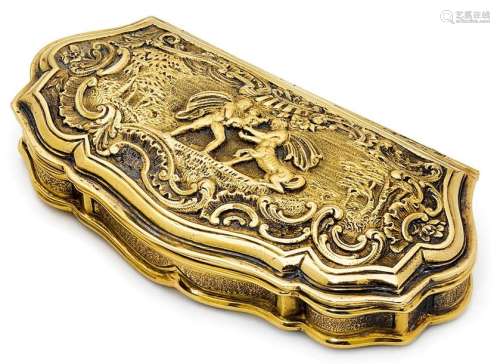 SILVER GILT TABATIERE, 18th century. The cover wit…