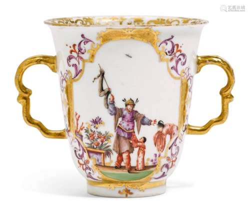 BEAKER WITH HANDLES AND CHINOISERIE DECORATION, Me…