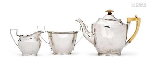 TEA SERVICE, London, 1800. With maker's mark. Comp…