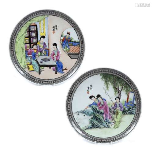 Pair of porcelain plates Chinese, Republic Period (1912 - 1949) decorated in poly chrome to the