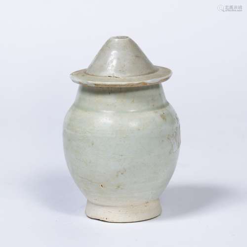 Qingbai vase and cover Chinese, Song Dynasty (960-1279) of ovoid form 13.5cm high