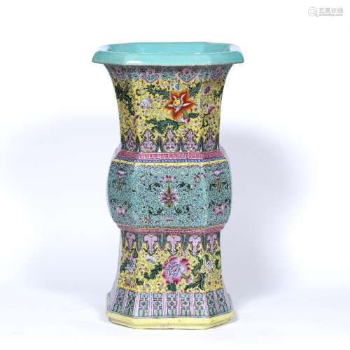 Large polychrome decorated vase Chinese, Republic (1912-1949) decorated in enamels on a yellow