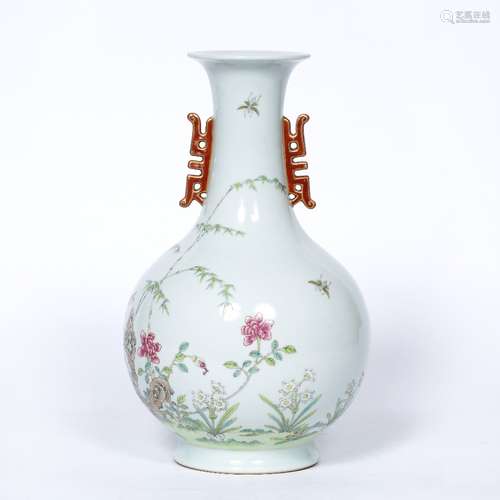 Bottle vase Chinese delicately painted in famille rose enamels depicting a rocky outcrop with